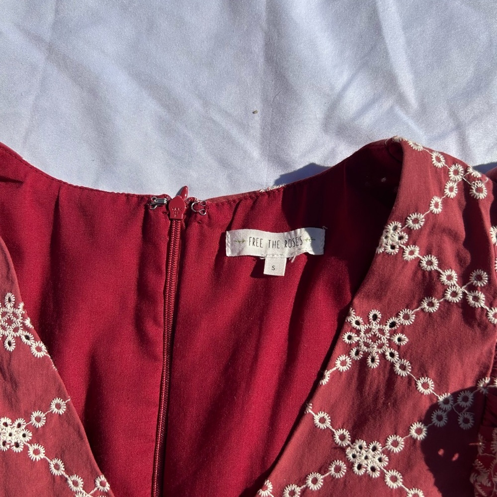 Woman’s Free the Roses' Red Floral Eyelet Ruffle Dress size small - Picture 4 of 6